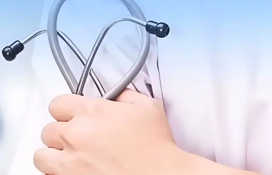 El 87% de los médicos matriculados está activo, pero persisten las dificultades de atención en el interior de Misiones